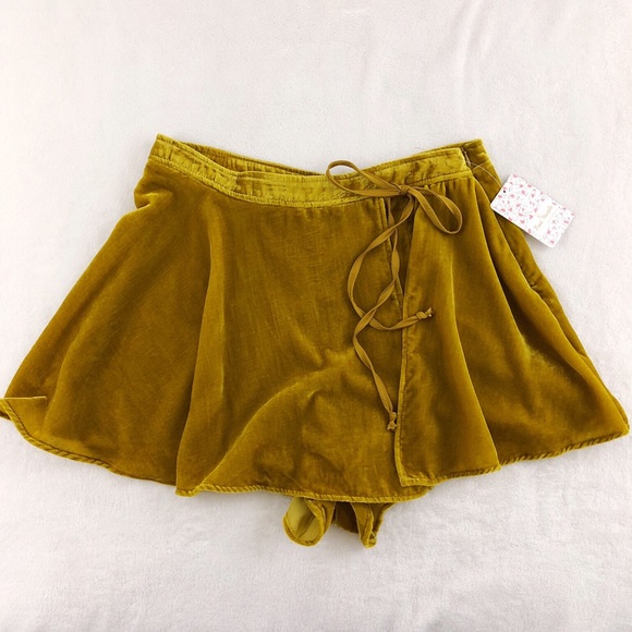 FREE PEOPLE Dance the Night Away Velvet Skort NWT - Picture 3 of 7